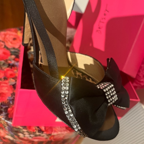 Betsy Johnson Black Satin Stilettos Rhinestone Embellished Bow - W9 - Picture 2 of 6